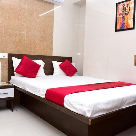 Nivant Lodge Solapur Exterior photo